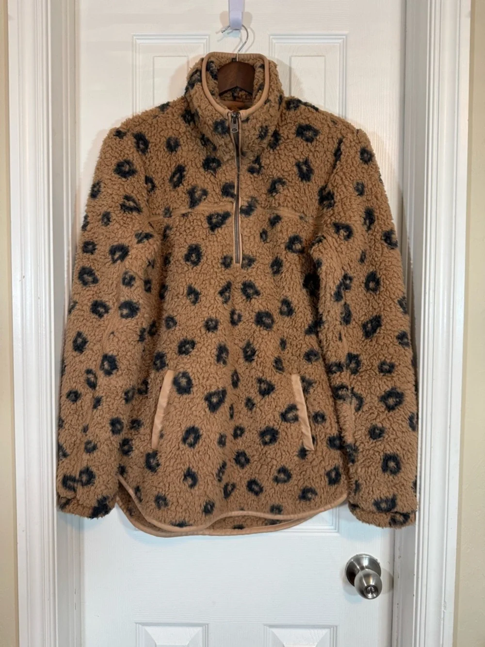 Abercrombie & Fitch Soft Leopard Print Sherpa Half Zip Pullover Jacket